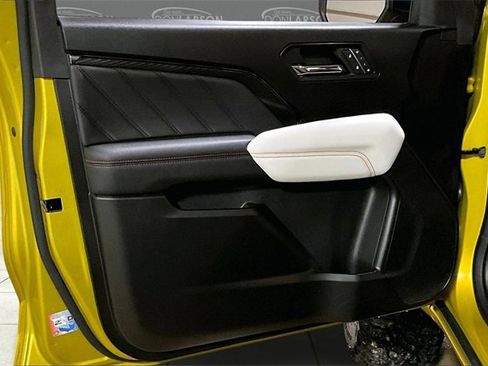 Certified 2024 GMC Canyon AT4X image 12