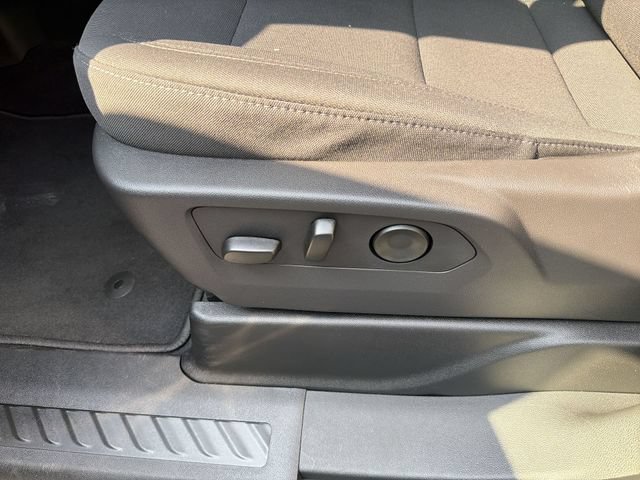 Used 2025 Chevrolet Tahoe 4WD image 21