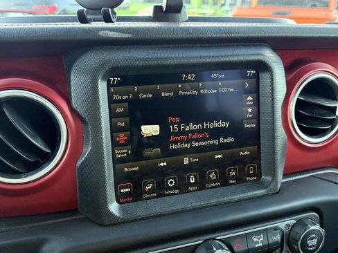 Used 2023 Jeep Wrangler Unlimited Rubicon w/ Cold Weather Group image 16