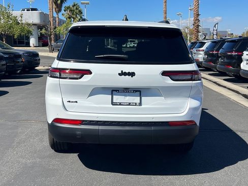 New 2025 Jeep Grand Cherokee L Altitude image 4