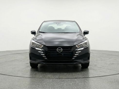Used 2025 Nissan Versa SV FWD image 2