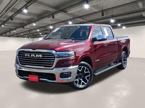 Used 2025 RAM 1500 Laramie AWD/4WD image 1