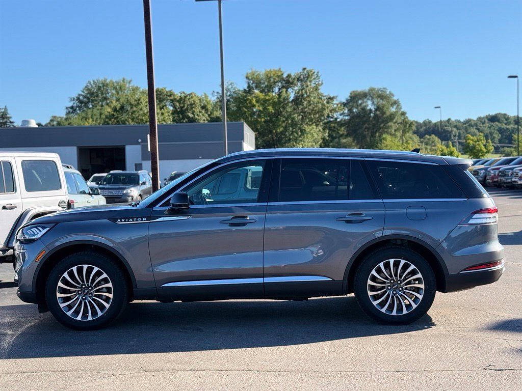 Used 2024 Lincoln Aviator Reserve w/ Elements Package Plus AWD/4WD image 41