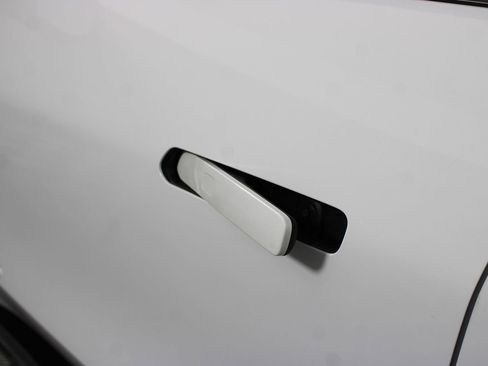 Used 2024 Chevrolet Equinox EV LT image 37