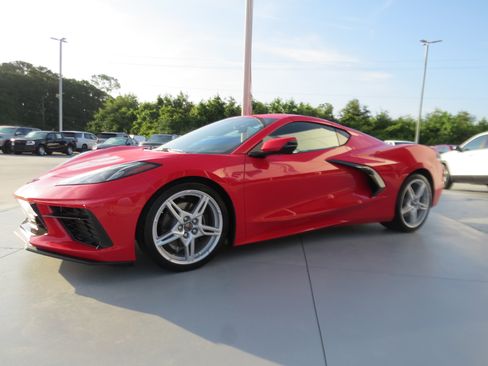 Used 2021 Chevrolet Corvette Stingray Preferred Cpe w/ 2LT RWD image 1