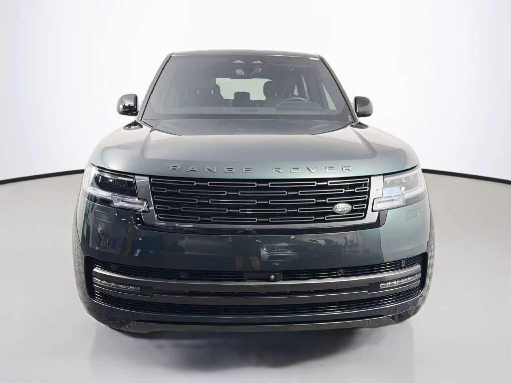 Used 2025 Land Rover Range Rover SE AWD/4WD image 2