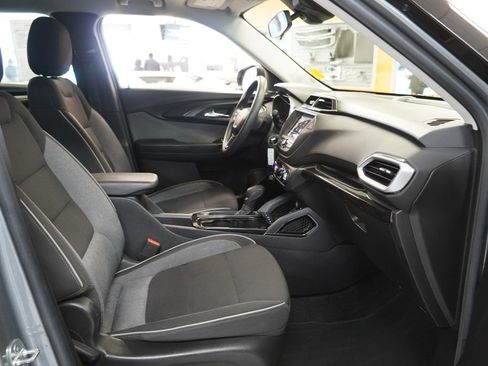 Used 2023 Chevrolet TrailBlazer LS image 33