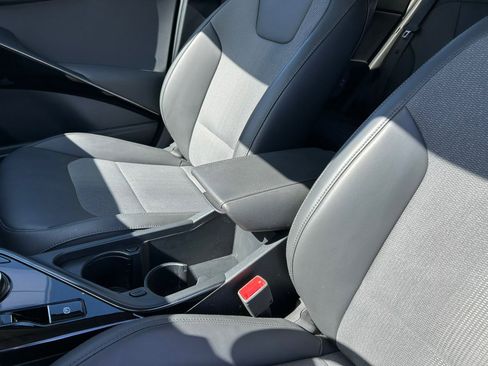 Used 2024 Kia Niro Wind FWD image 21