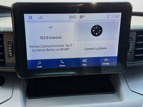 Used 2023 Ford Explorer XLT AWD/4WD image 31