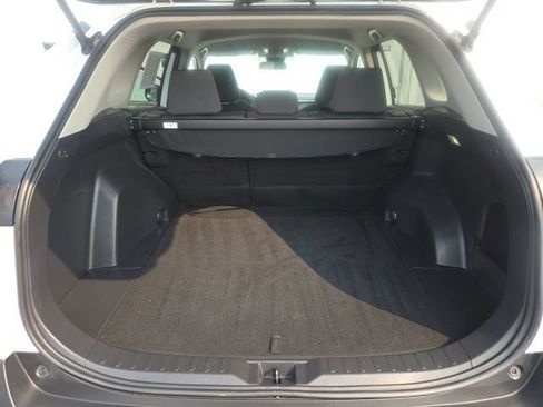 Used 2025 Toyota RAV4 XLE AWD/4WD image 12