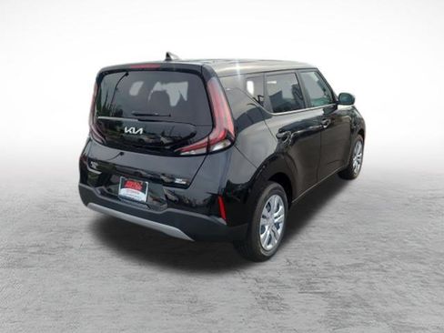 Used 2023 Kia Soul LX FWD image 7