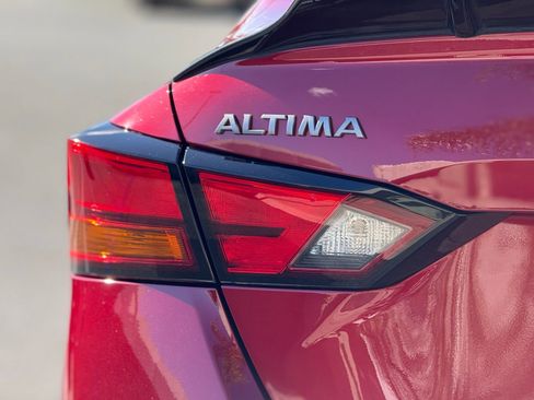 Used 2023 Nissan Altima 2.5 SR w/ SR Premium Package image 16