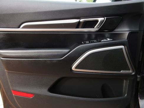 Used 2023 Kia Telluride S w/ S Sunroof Package image 9