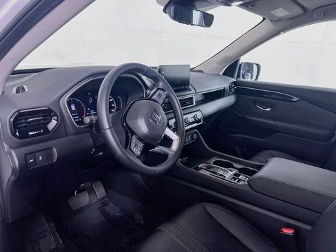 Certified 2025 Honda Pilot EX-L image 10