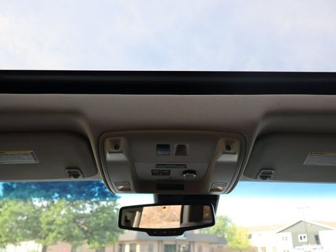 Used 2018 GMC Yukon Denali w/ Denali Ultimate Package AWD/4WD image 30
