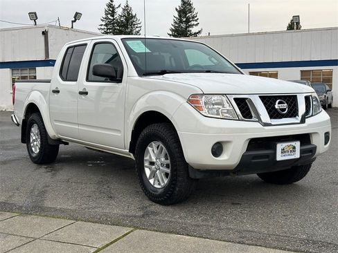 Used 2015 Nissan Frontier SV image 4