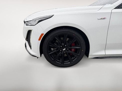 Used 2022 Cadillac CT5 V image 37