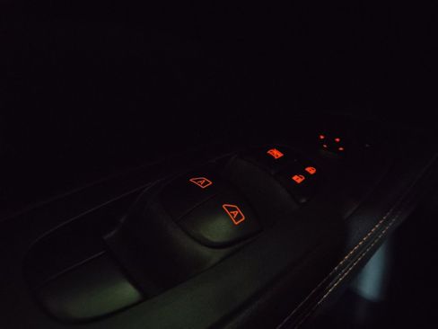 Used 2020 Nissan Pathfinder SL FWD image 27