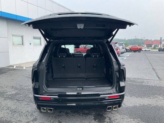 Used 2026 Chevrolet Traverse High Country w/ LPO, Floor Liner Package AWD/4WD image 20