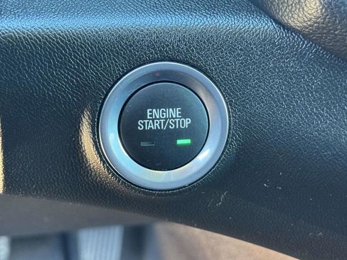 Used 2024 GMC Terrain SLE w/ Driver Convenience Package image 25