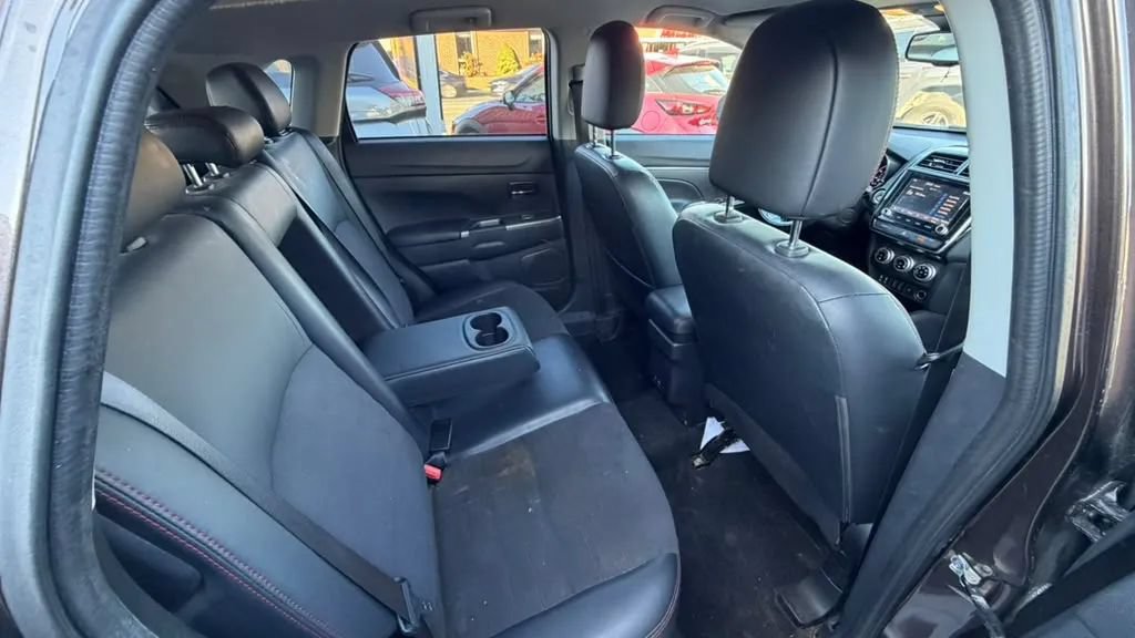 Used 2022 Mitsubishi Outlander Sport SE FWD image 36