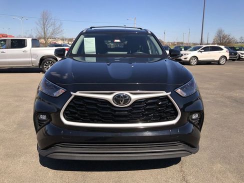 Used 2023 Toyota Highlander XLE AWD/4WD image 8