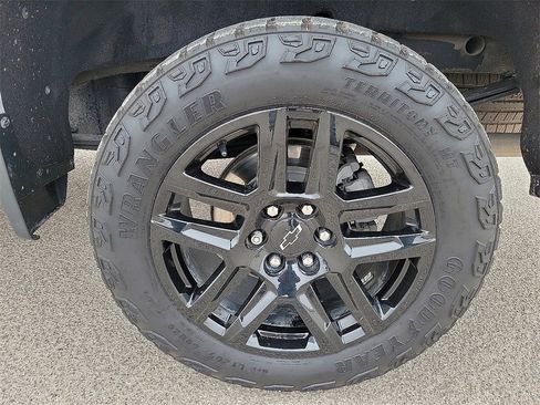 Used 2021 Chevrolet Silverado 1500 LT Trail Boss w/ Convenience Package II image 10