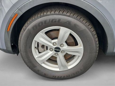 Used 2023 Kia Sorento LX FWD image 21
