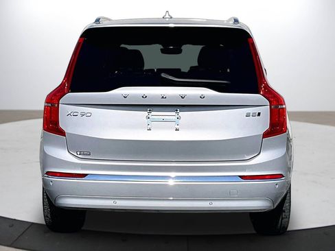 Used 2024 Volvo XC90 B5 Plus image 8