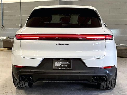 Certified 2025 Porsche Cayenne image 9