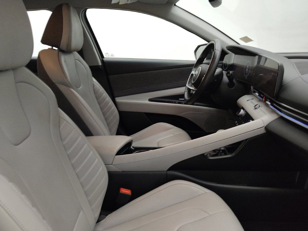 Used 2023 Hyundai Elantra Limited FWD image 21