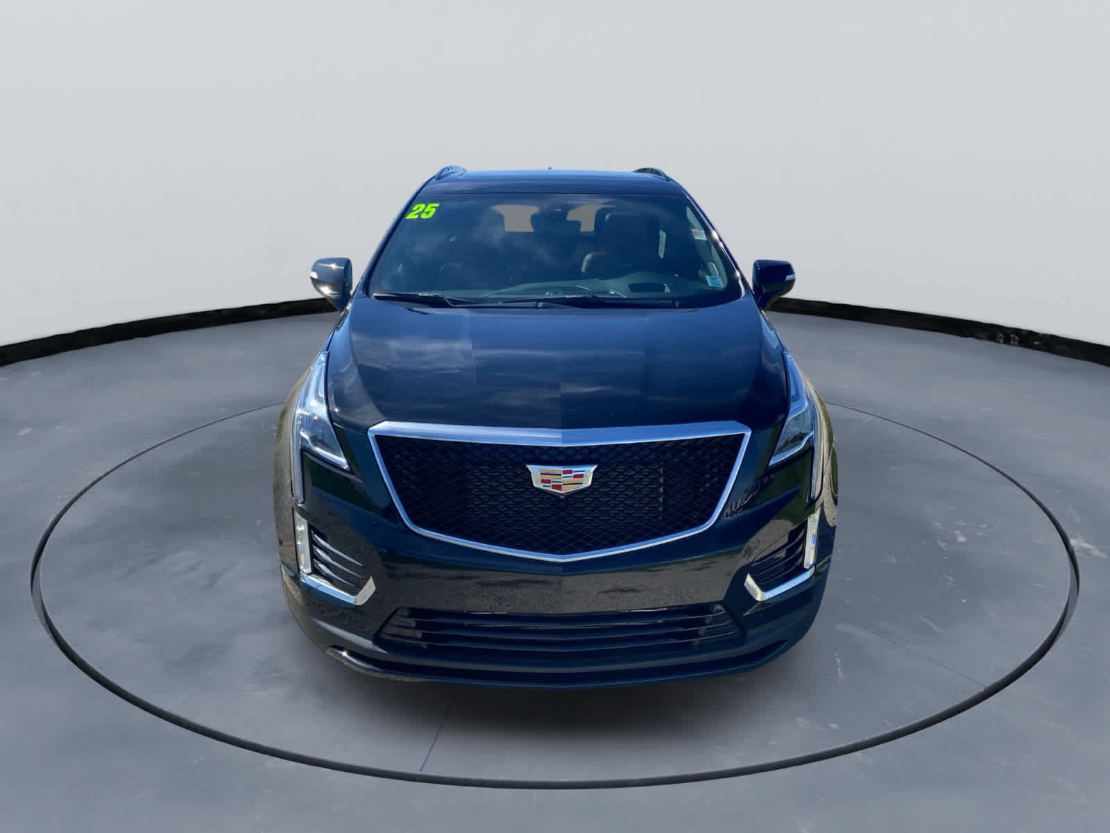 Used 2025 Cadillac XT5 Sportv w/ Technology Package AWD/4WD image 2