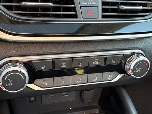 Certified 2023 Nissan Altima 2.5 SR w/ SR Premium Package image 17