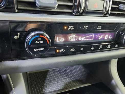 Certified 2025 Nissan Pathfinder SV FWD image 18