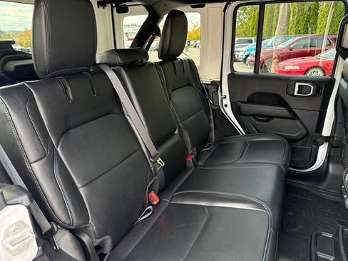 Used 2021 Jeep Wrangler Unlimited Rubicon 4xe w/ Cold Weather Group AWD/4WD image 20
