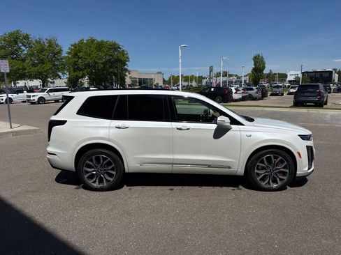 Used 2022 Cadillac XT6 Sport w/ Platinum Package AWD/4WD image 6