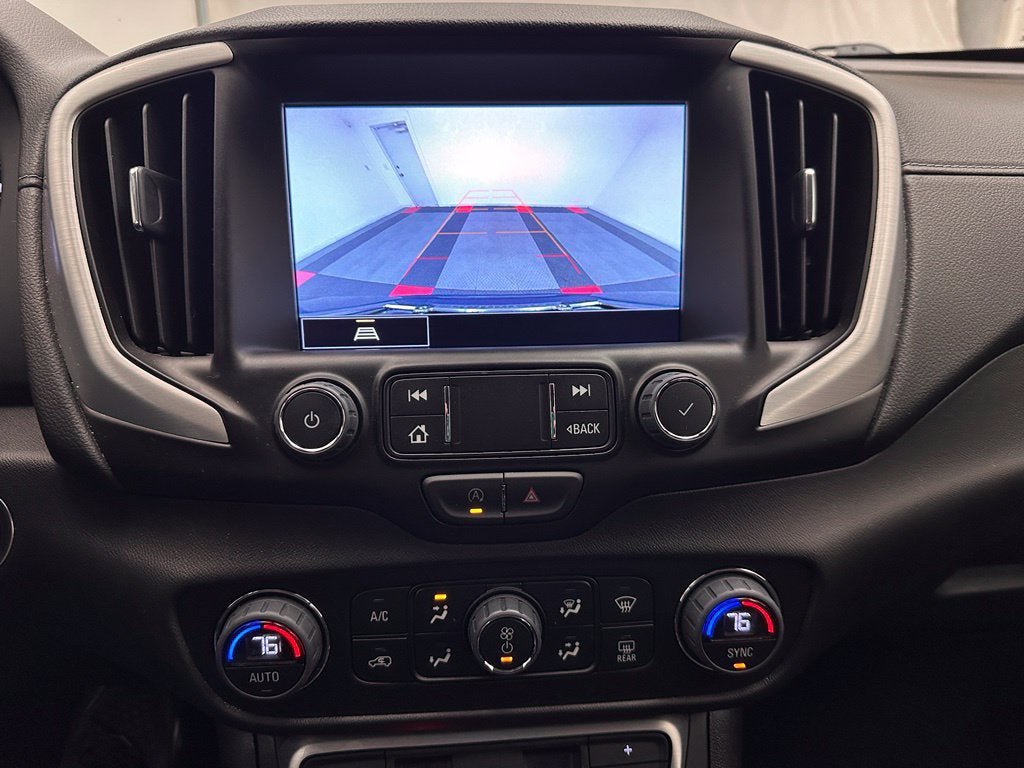 Used 2024 GMC Terrain SLT FWD image 8