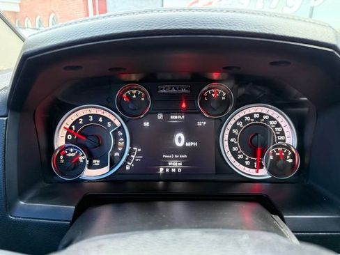 Used 2018 RAM 3500 Laramie image 32