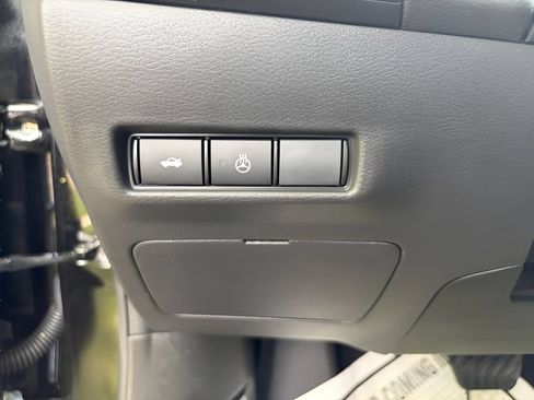 New 2026 Nissan Sentra SV w/ SV Convenience Package FWD image 16