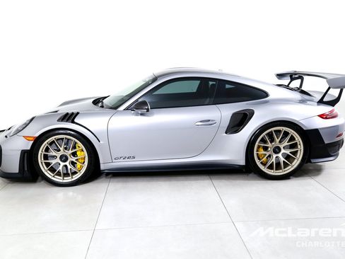 Used 2018 Porsche 911 GT2 RS w/ Weissach Package RWD image 5