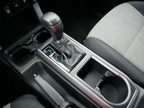 Used 2022 Toyota Tacoma TRD Off-Road image 24