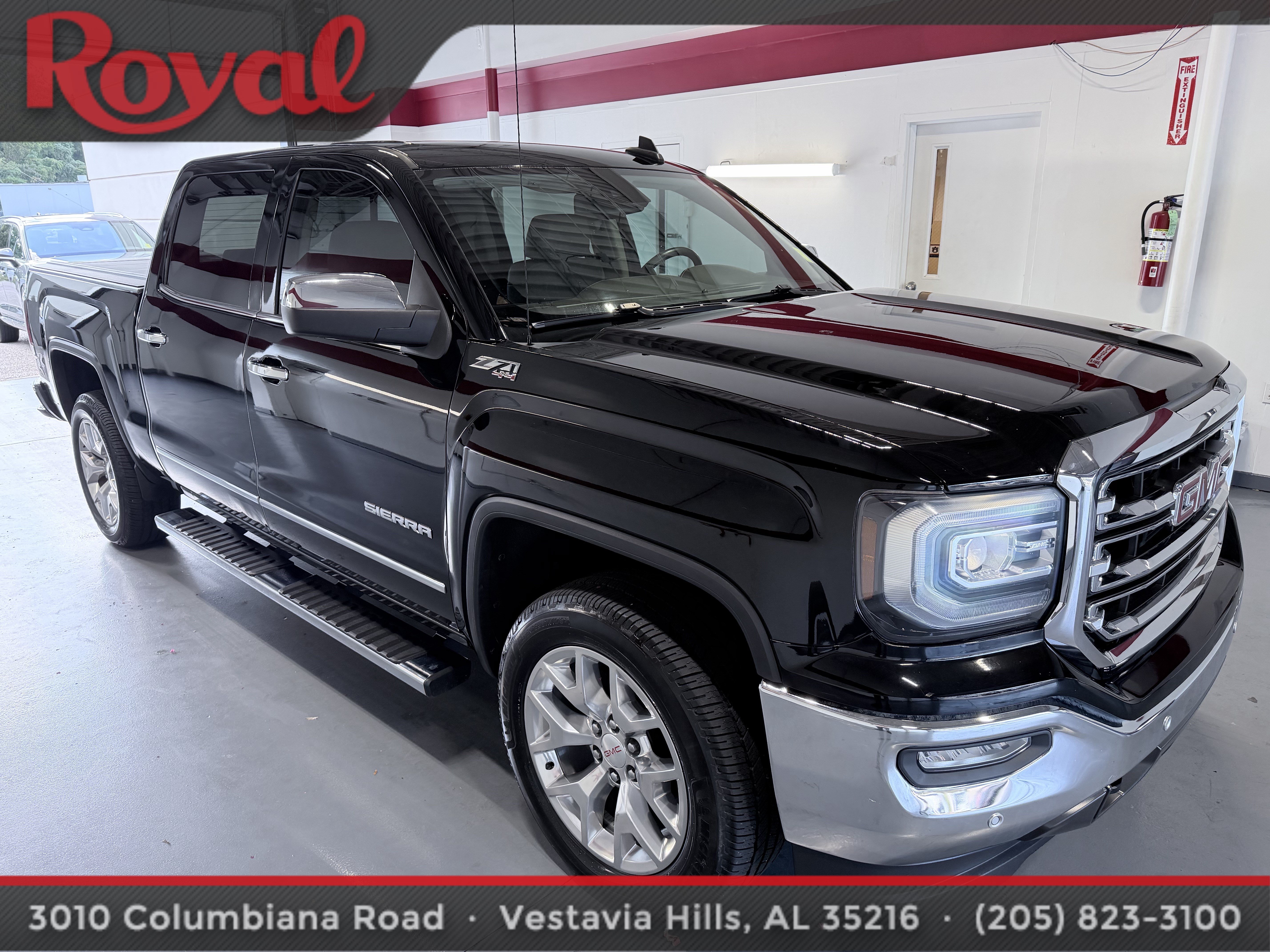 Used 2018 GMC Sierra 1500 SLT AWD/4WD image 3