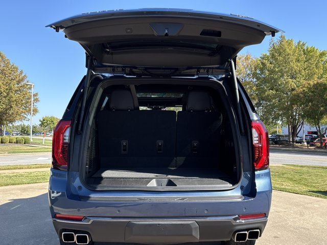 Used 2026 GMC Yukon Denali Ultimate AWD/4WD image 7