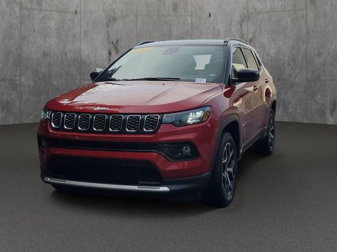 Used 2025 Jeep Compass Limited AWD/4WD image 3