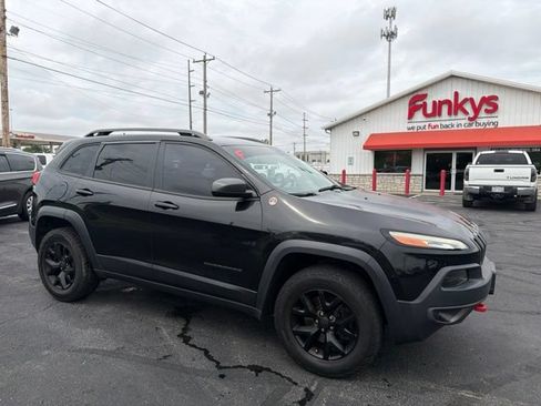 Used 2016 Jeep Cherokee Trailhawk AWD/4WD image 1