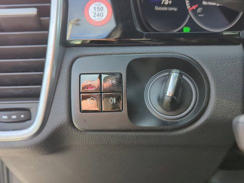 Used 2019 Porsche Cayenne S image 15