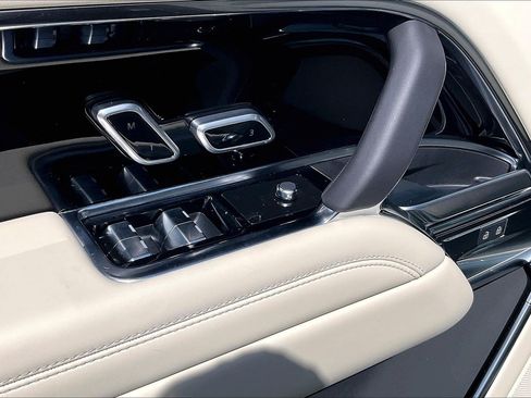 New 2026 Land Rover Range Rover SE AWD/4WD image 25