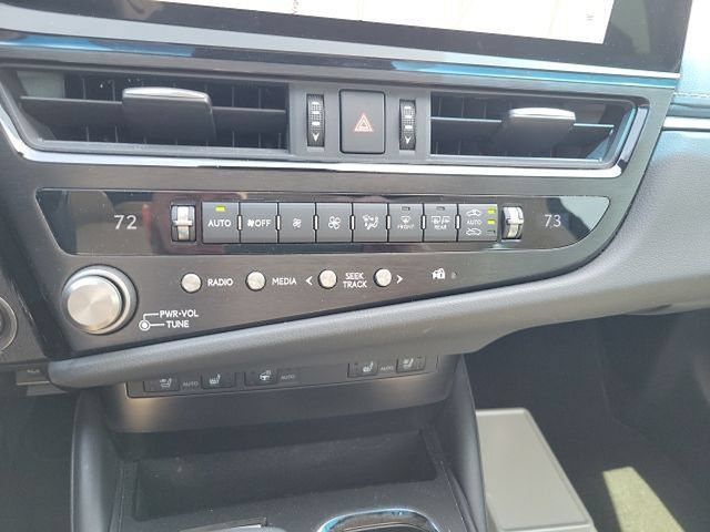 Used 2023 Lexus ES 250 w/ Premium Package AWD/4WD image 29