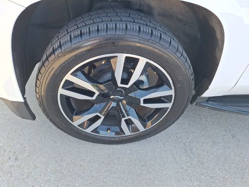 Used 2018 Chevrolet Tahoe Premier w/ RST 6.2L Performance Edition RWD image 11
