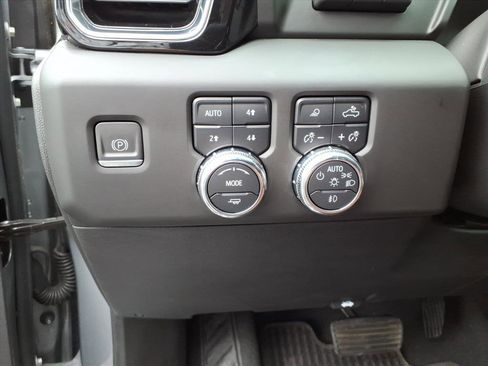 Used 2023 GMC Sierra 1500 Denali Ultimate image 9
